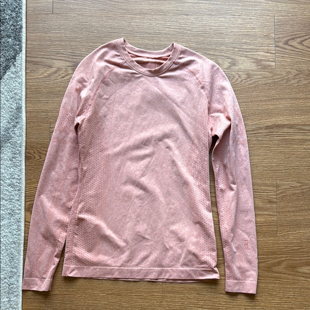 Salmon pink salta underscrub